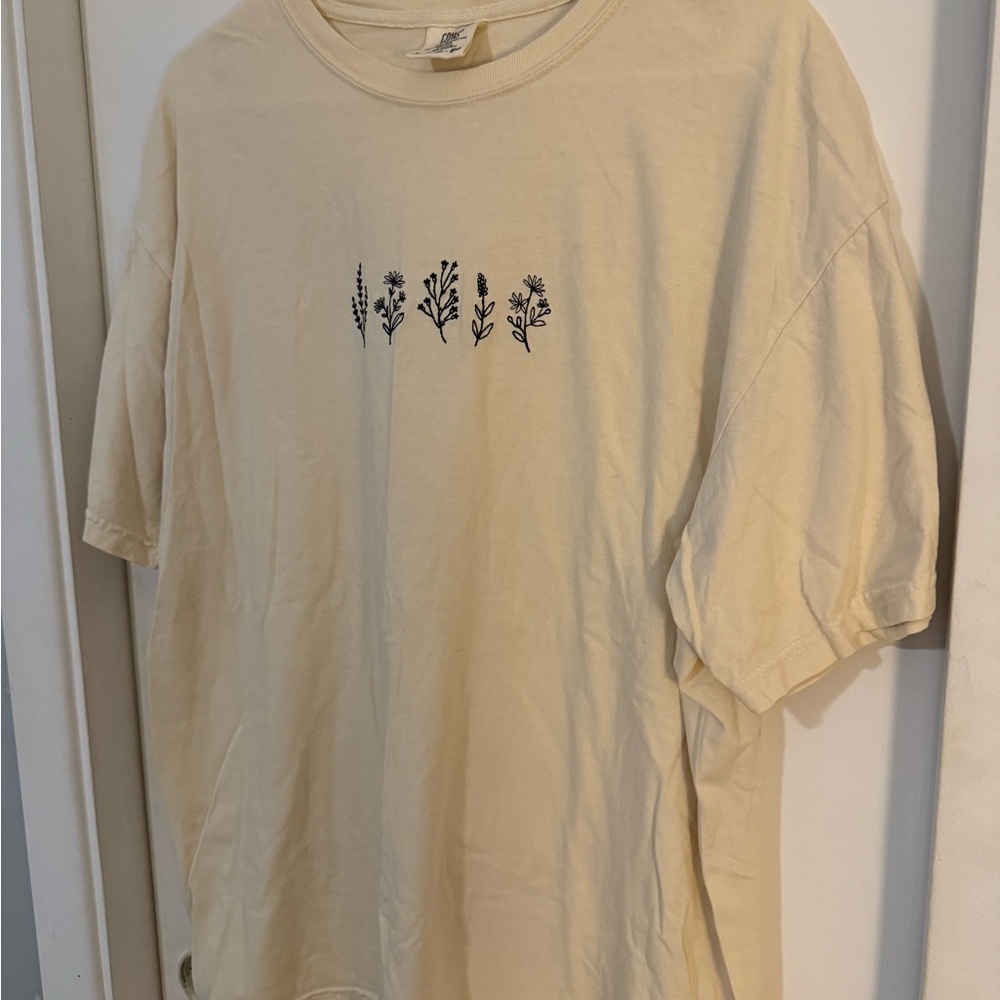 Comfort Colors Cream Short Sleeve Tee
